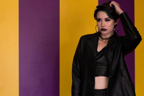 Quels sont les critères à prendre en compte pour choisir le matériau, la forme, et la couleur de votre cadre photo personnalisé ?