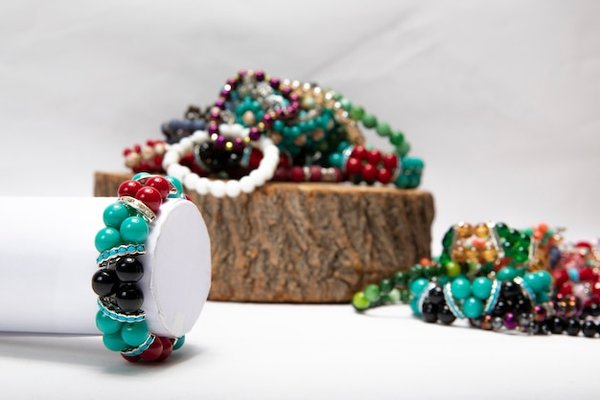 Comment nettoyer les bijoux en pierres brutes ?